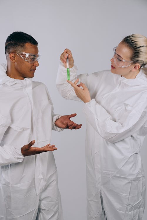 "Brewing Medicine from Sunlight and Air: How Synthetic Biology and Natural Chemistry Are Revolutionizing Drug Production"