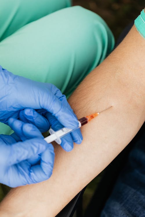 When "Forever Chemicals" Meet Water Fleas: How PFAS Chain Length Rewrites the Ecological Script 